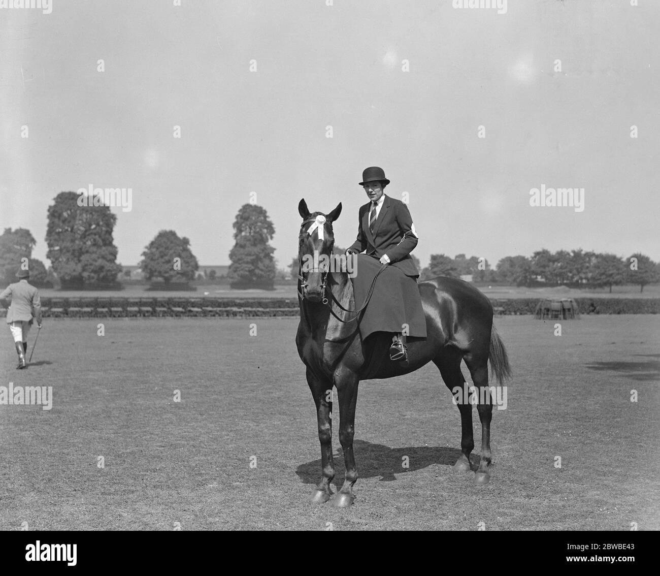 Spettacolo di cavalli e pony di polo Ranelagh . Sig.ra Ayala Samuelson. 1933 Foto Stock