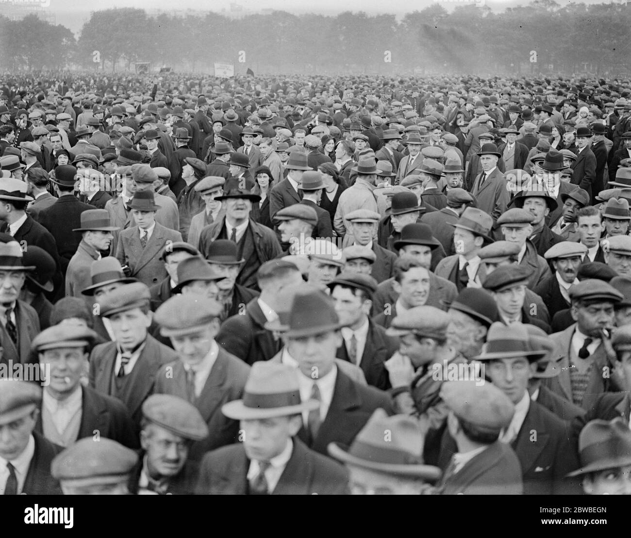 Scene in Hyde Park durante la riunione di massa delle marce della fame provenienti da tutto il paese che hanno protestato contro il test di mezzi 27 ottobre 1932 Foto Stock
