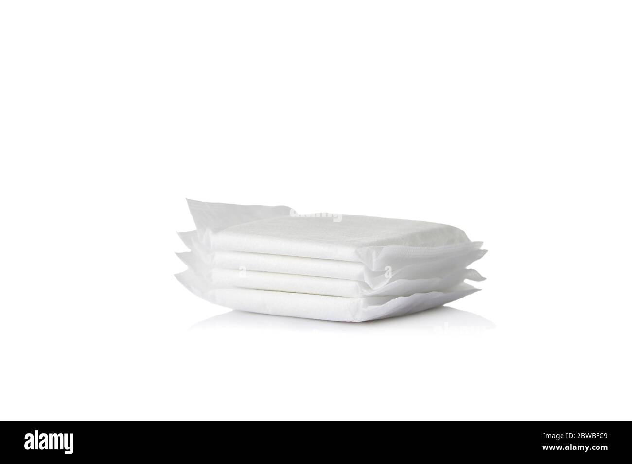 Tamponi igienici femmina isolati su fondo bianco. Prodotti per l'igiene femminile Foto Stock