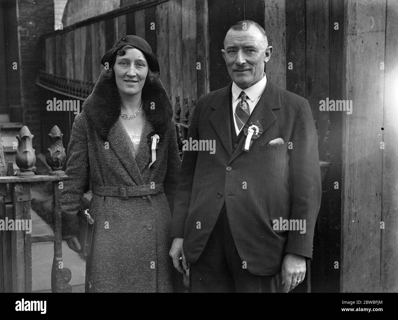 Elezioni generali . Il Consigliere Arthur L Bateman , MP (conservatore del Nord Camberwell ) e sua figlia, Miss Bateman . 15 ottobre 1931 Foto Stock