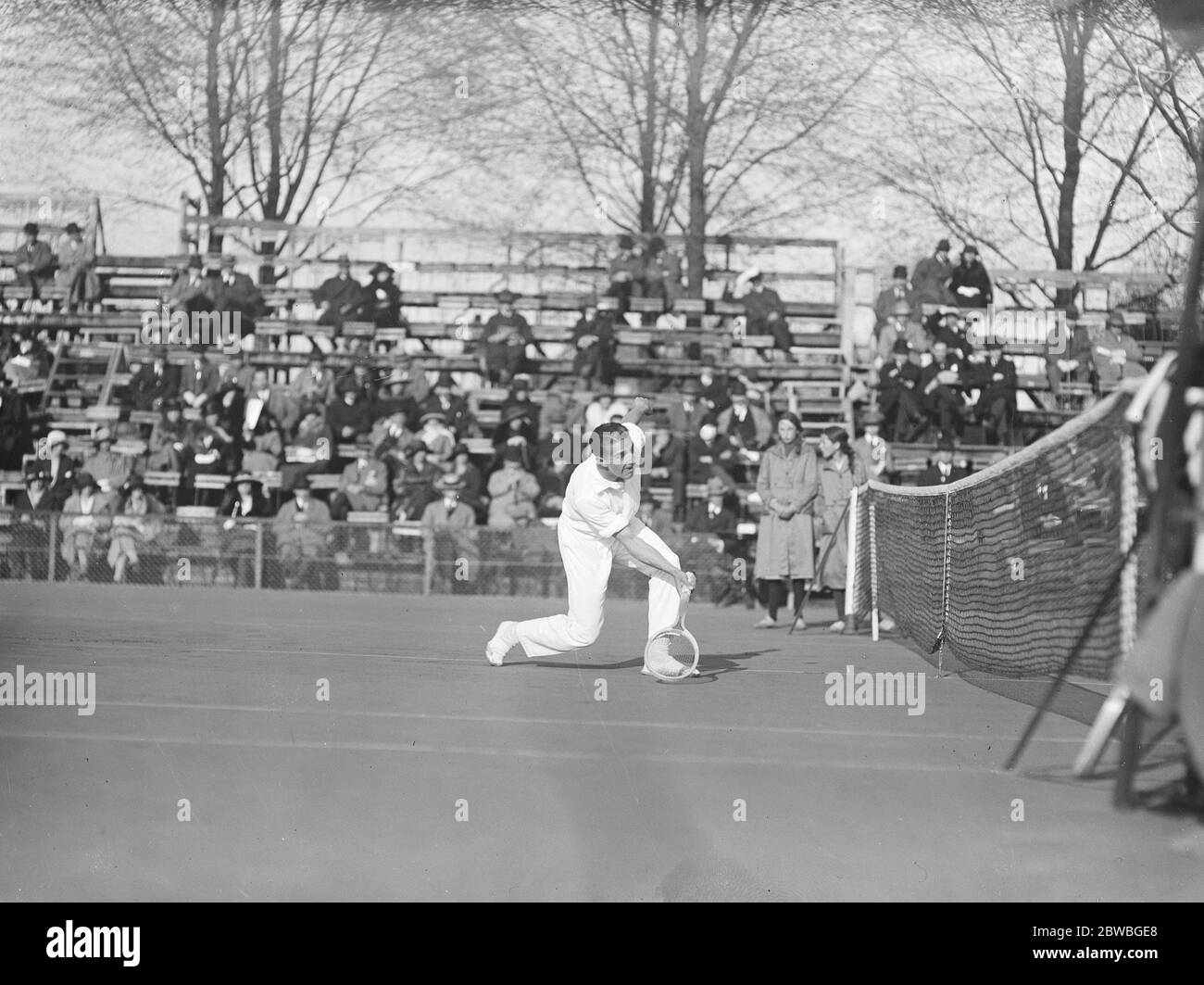 I campi duri del mondo, i campionati di tennis su prato a Bruxelles . M Alonso (Spagna). 15 maggio 1922 Foto Stock