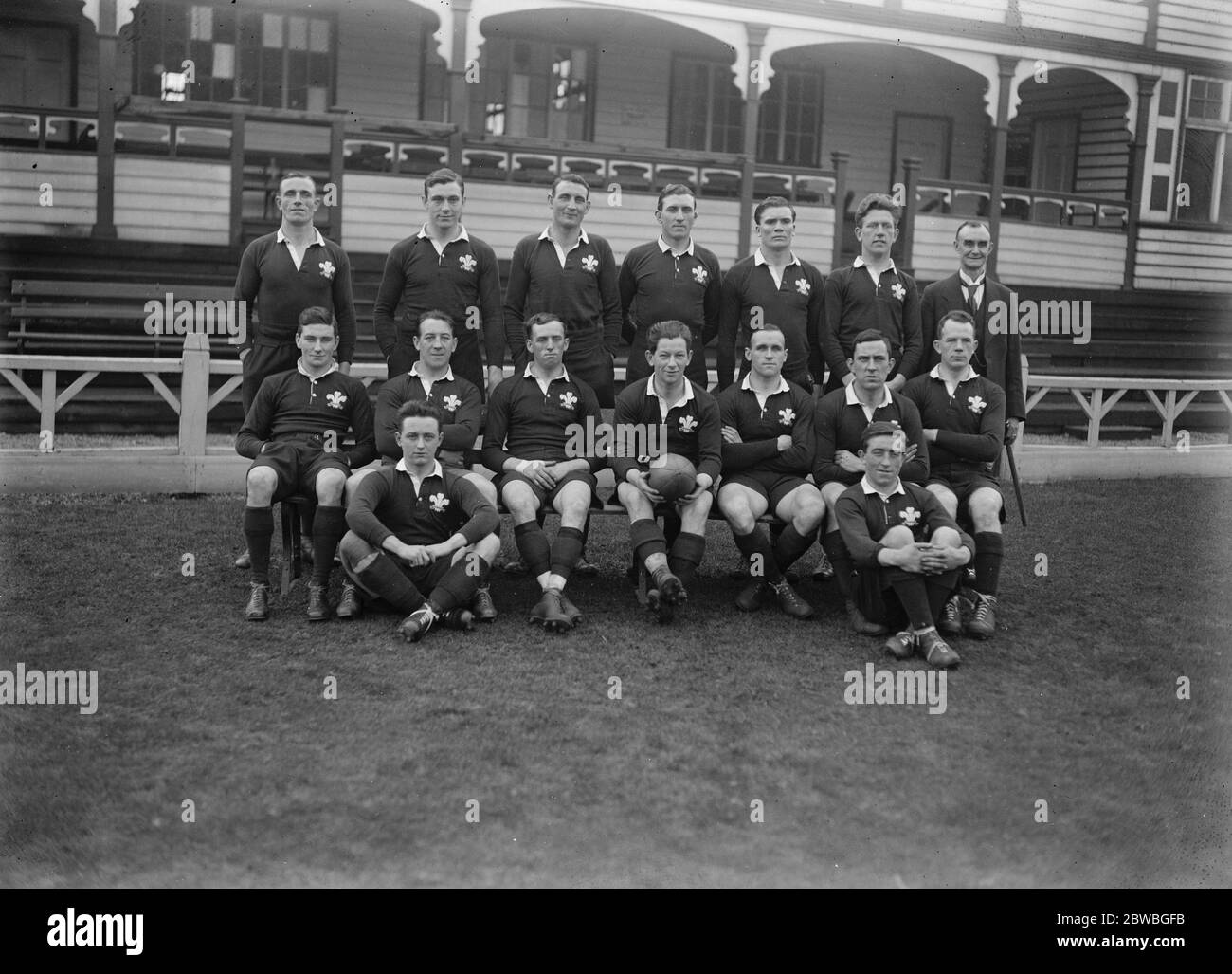 Cinque Nazioni - Cardiff, 3 febbraio 1923 Galles 8 - 11 Scozia la squadra gallese in ordine sconosciuto Ossie Male , Rowe Harding , Arthur Cornish , Albert Jenkins , Codger Johnson , Clem Lewis (c) , Bobby Delahay , Gethin Thomas , Ambrose Baker , dai Davies , Lew Jenkins , Tom Roberts , Steve Morris , Gwilym Michael e Tom Parker 3 febbraio 1923 Foto Stock