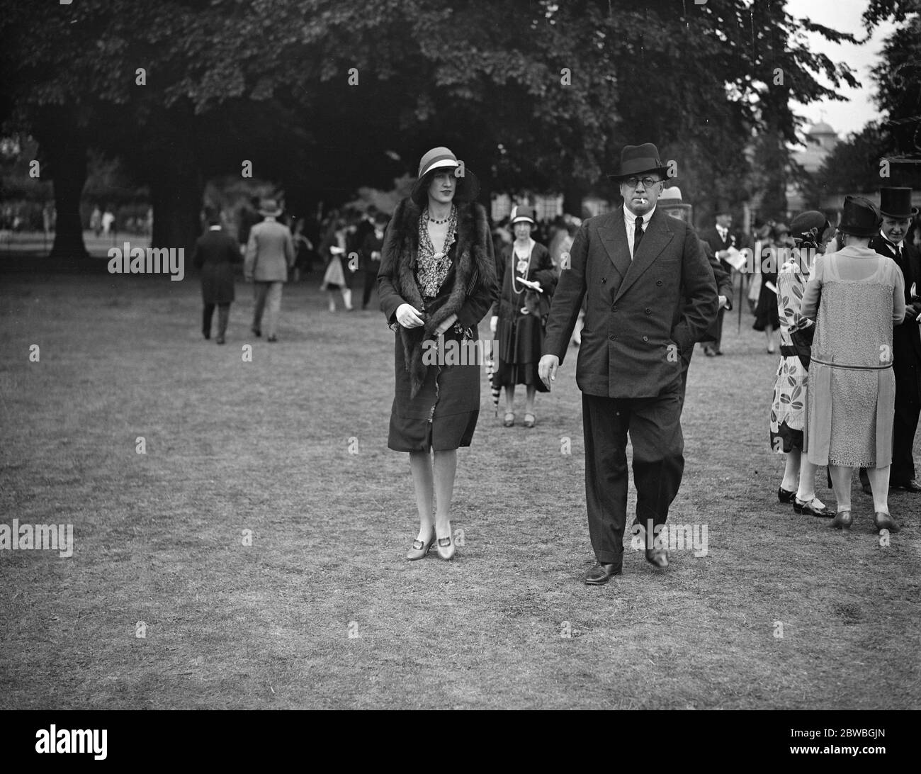Festa dell'Impero Indiano al Ranelagh Miss Hawkins e conte di Portarlington 3 luglio 1929 Foto Stock