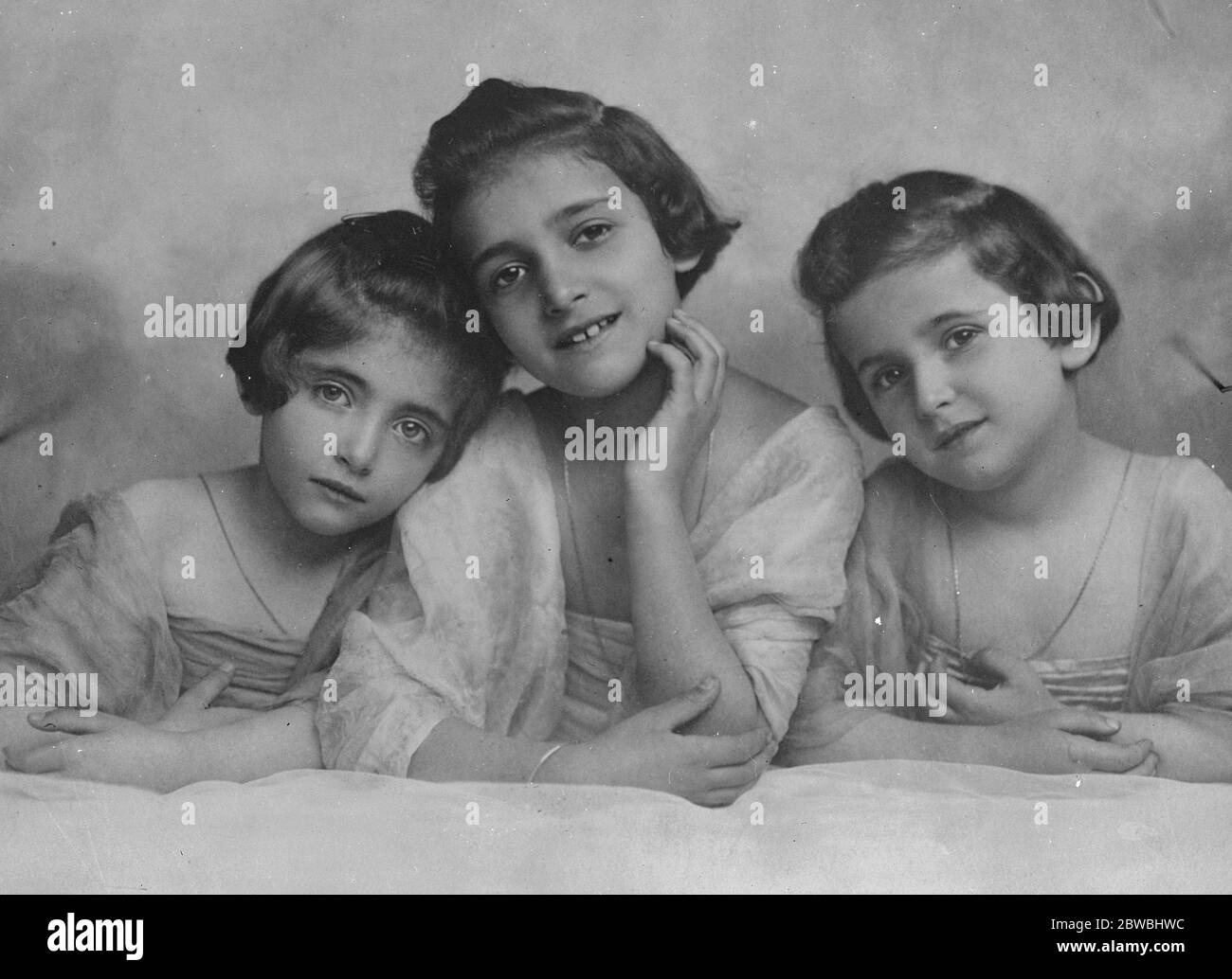 Little Song Brids per il matrimonio ex Kaiser le tre sorelle De Vries , nipote del dottor Vogel l'ex corte kaiser Chaplin . La volontà cantare al Nozze 30 ottobre 1922 Foto Stock