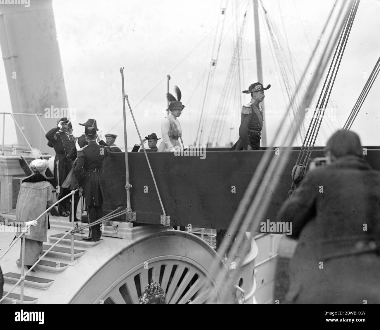 Re e Regina di Danimarca a Port Victoria . Re Cristiano e Regina Alessandrina Landing . Foto Stock