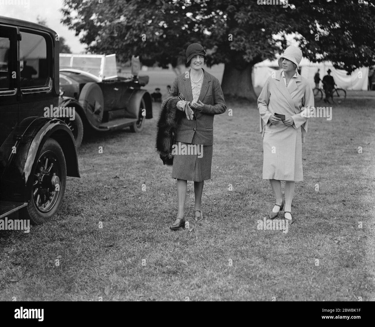 Torneo di polo della settimana Goodwood al Cowdray Park . Hon Lady Digby (a sinistra) 1929 Foto Stock