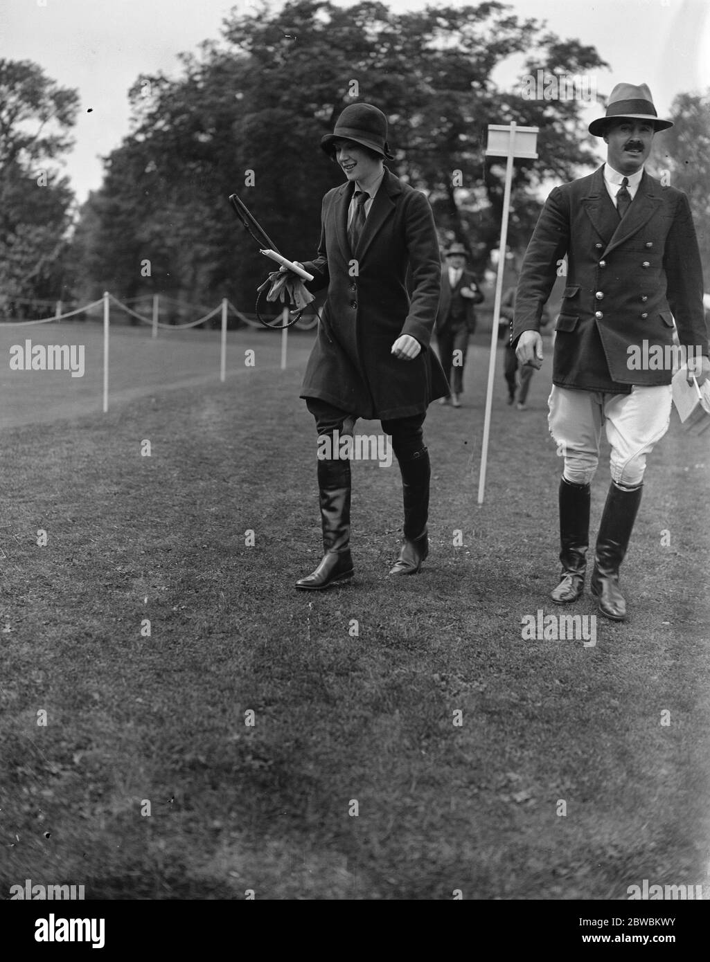 Ranelagh sport montati . Major L M Gibbs e Hon Imogen Grenfell . 1926 Foto Stock