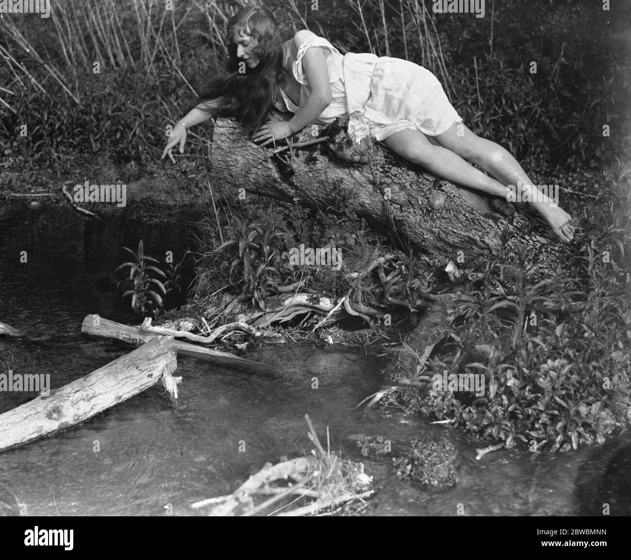 Miss Edna Maude la ballerina di diciassette anni in vacanza a Bridgewater 25 giugno 1923 Foto Stock