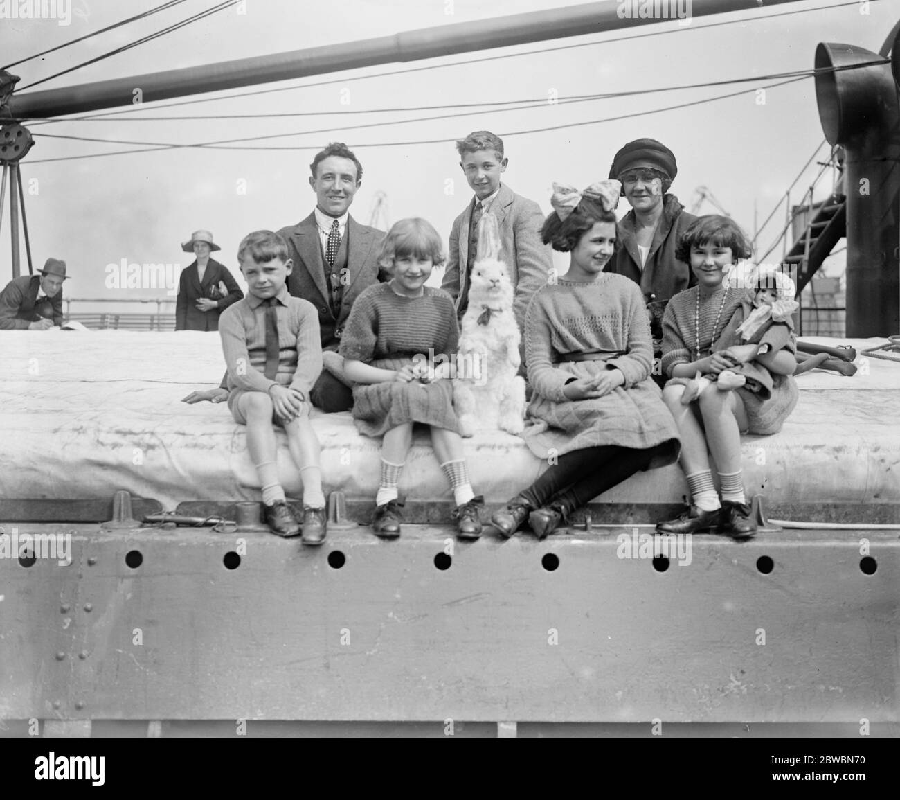 Emigranti che lasciano Tilbury per l'Australia sulla grande baia . 5 maggio 1922 Foto Stock