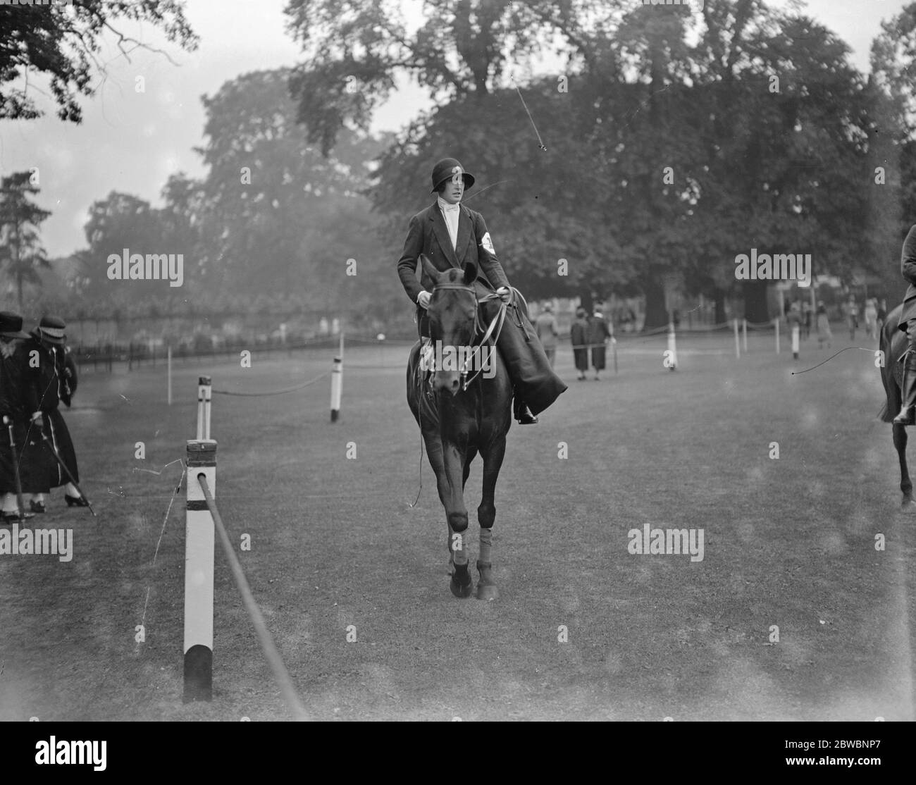 Ladies Mounted Sports a Ranelagh Lady Dorothy Moore 1925 Foto Stock