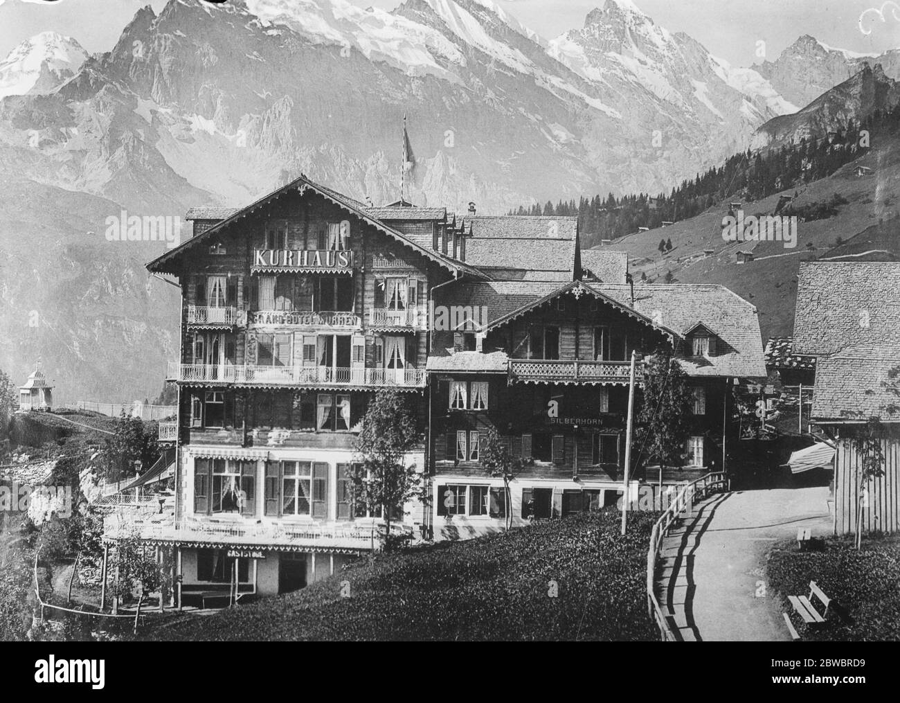 Due Swiss Hotels bruciati . L' Hotel Edelweiss e il Grand Hotel des Alpes sono stati bruciati a Murren . Il Grand Hotel , Murren . 19 novembre 1926 Foto Stock