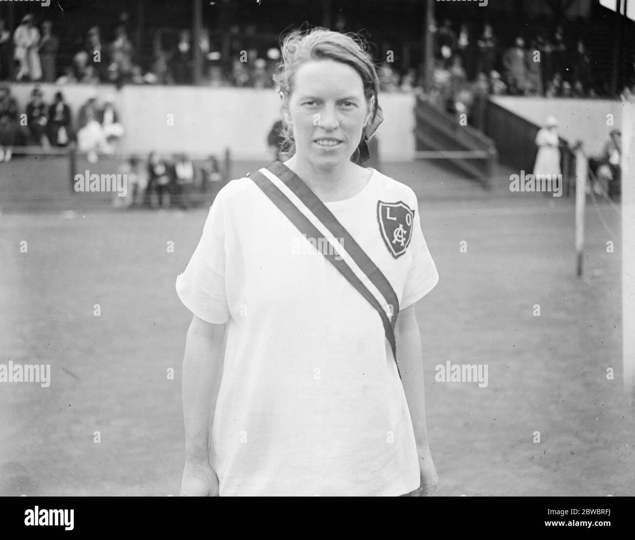 Campionato atletico amatoriale femminile che si riunisce a Woolwich . Miss Lines , che ha vinto il lungo salto e la gara di 120 yards hurdle . 28 giugno 1924 Foto Stock