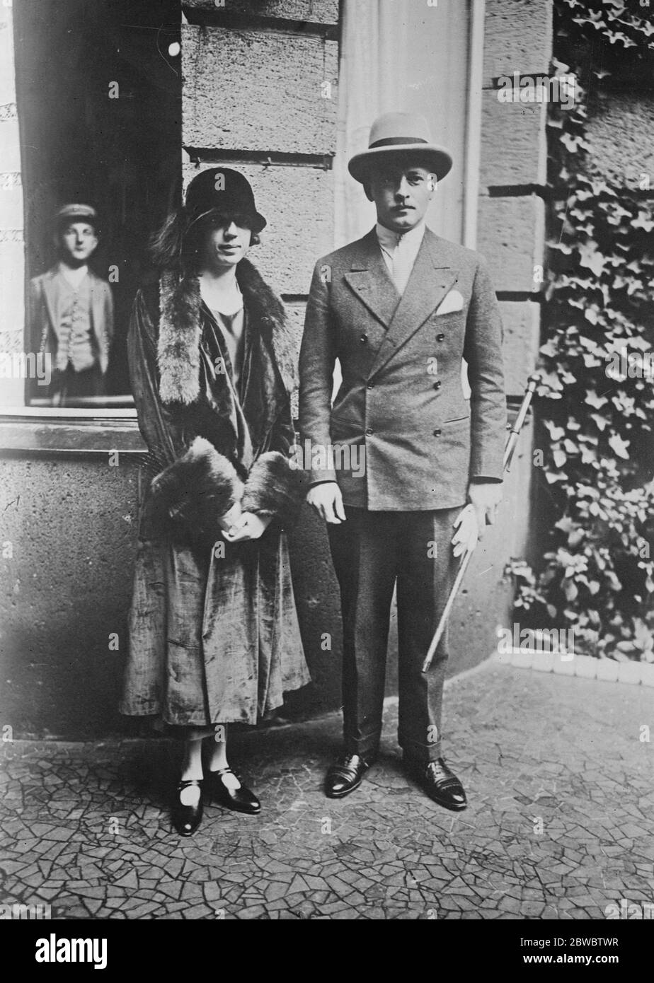 Principe Filippo d'Assia e sua sposa Principessa Mafalda d'Italia a Berlino 15 ottobre 1925 Foto Stock