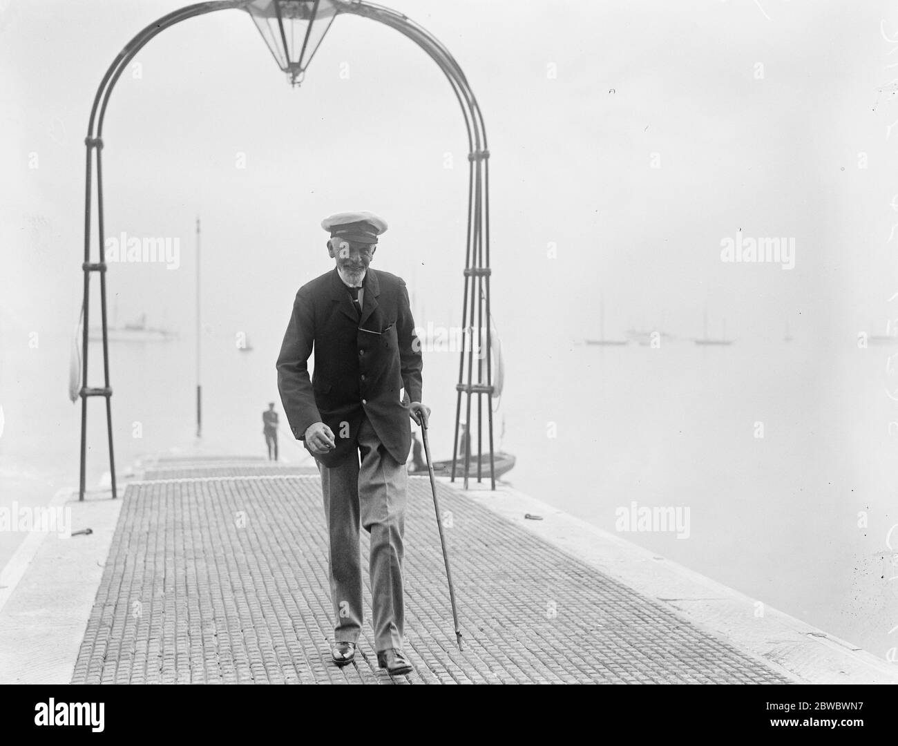 Società che si raduna a Cowes per la settimana di Regata . Il Duca di Leeds . 25 luglio 1925 Foto Stock
