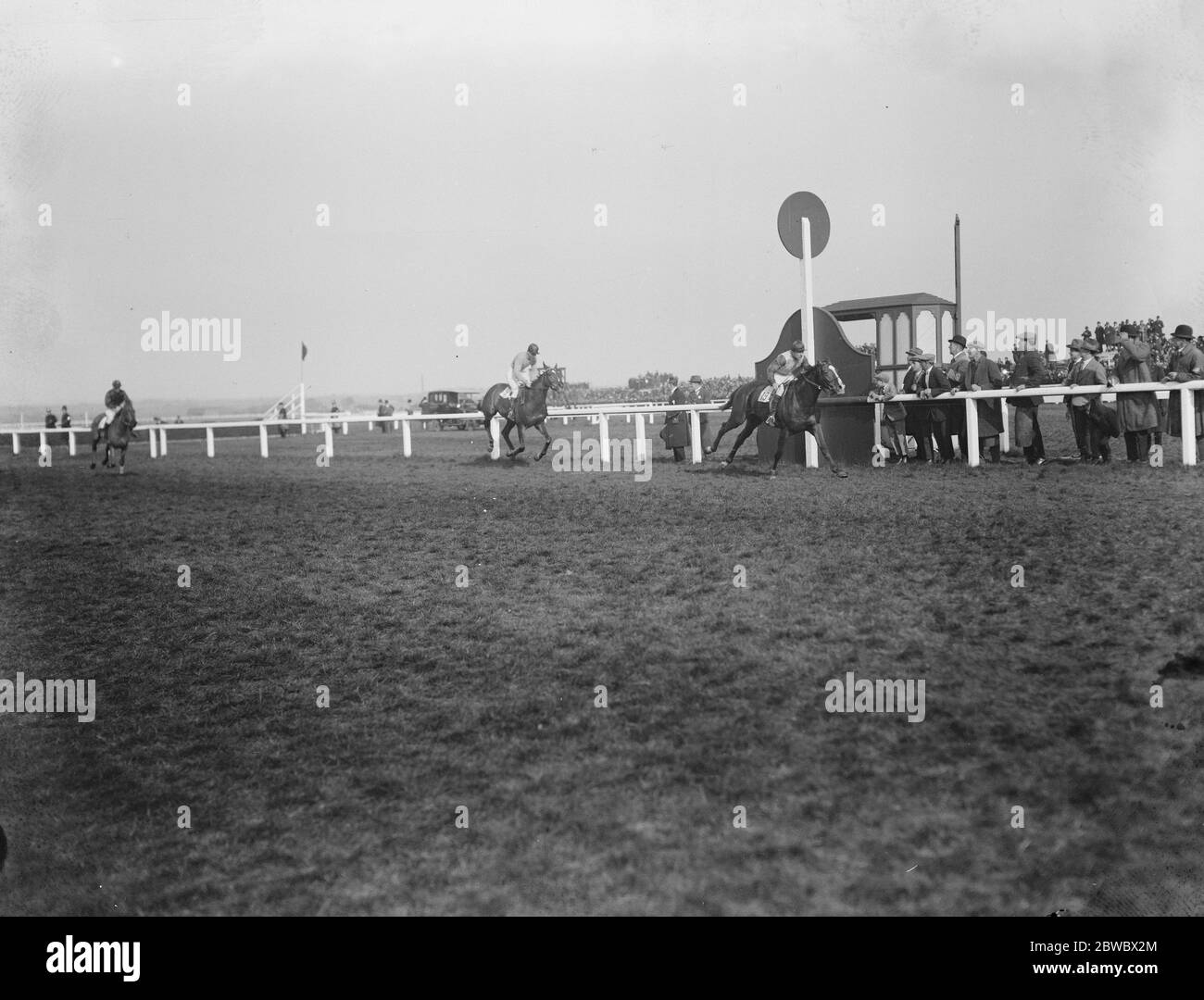 Double Chance vince la Grand National Double Chance superando il post vincente 27 marzo 1925 Foto Stock