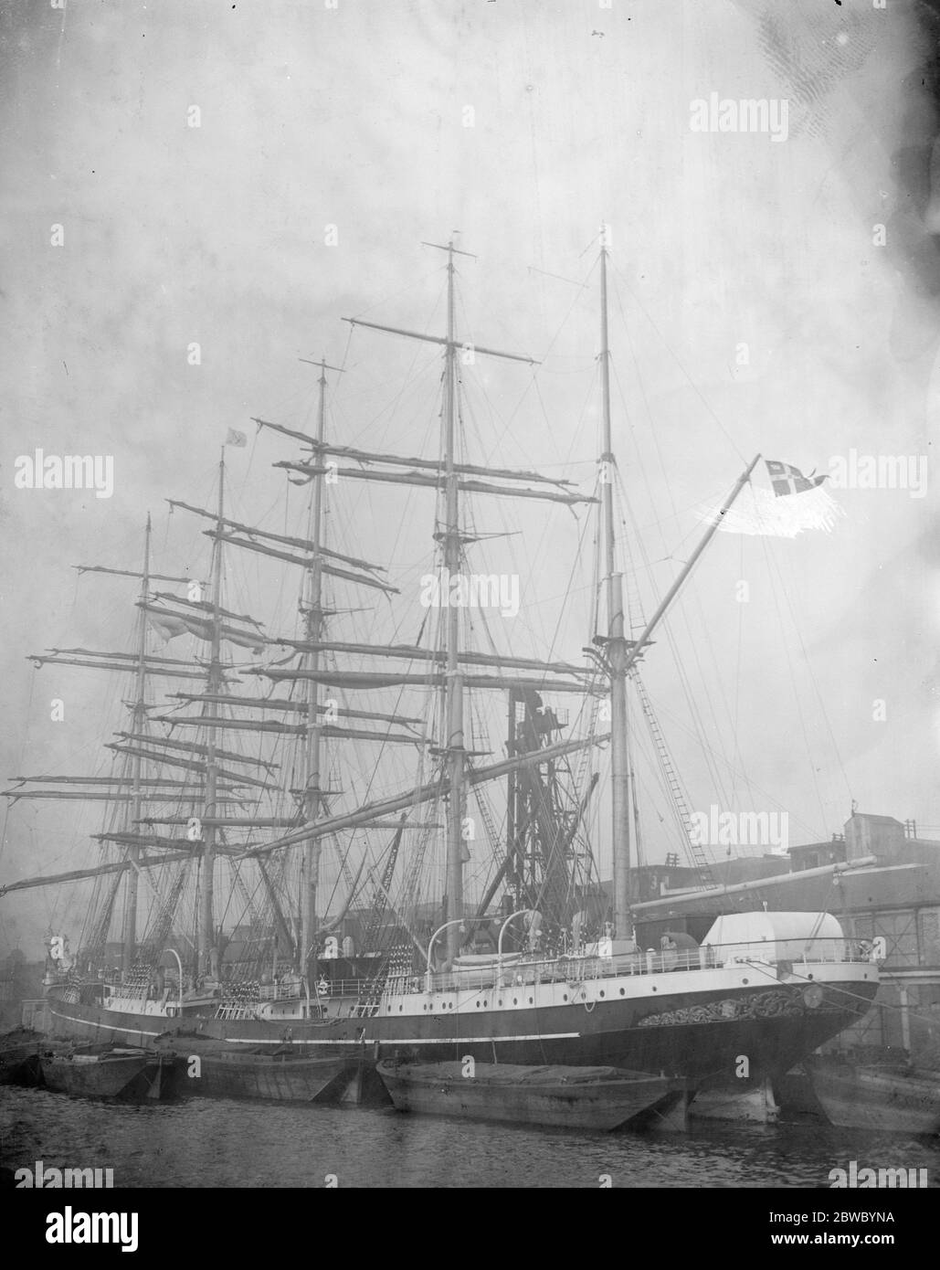 La Kobenhavn , la nave a vela più grande del mondo , nel Tamigi il 26 gennaio 1925 Foto Stock