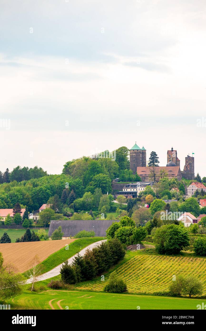 Stolpen, Germania. 28 Maggio 2020. Vista della veste medievale di Stolpen in Svizzera sassone. Credit: Daniel Schäfer/dpa-Zentralbild/ZB/dpa/Alamy Live News Foto Stock