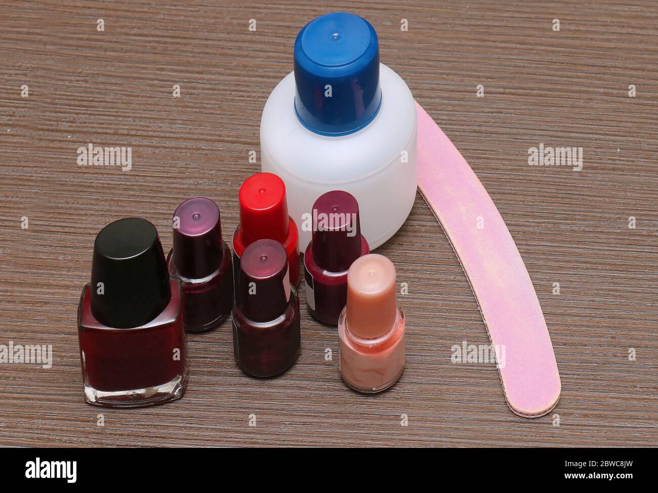 Set di smalto per unghie con lima per manicure Foto Stock