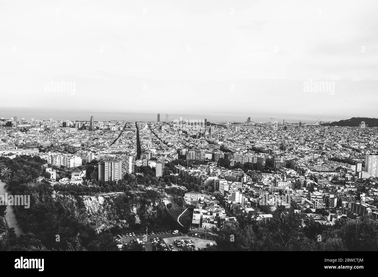 Vista di una Barcellona coperta di nuvole prima del tramonto Foto Stock