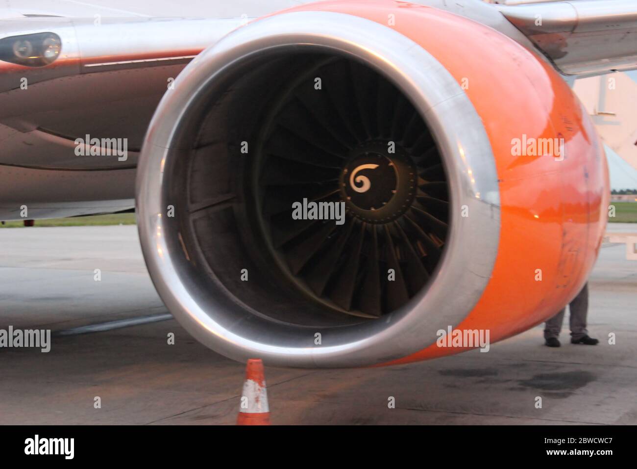 Brasile, Aeroporto Internazionale di Florianópolis – Hercílio Luz – Novembre 17,2013 primo piano di una turbina di un aereo di linea Gol Foto Stock