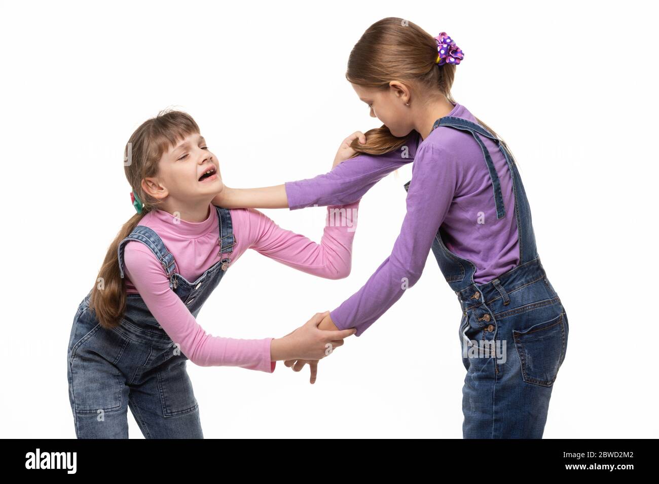 Due ragazze combattono e si feriscono Foto Stock