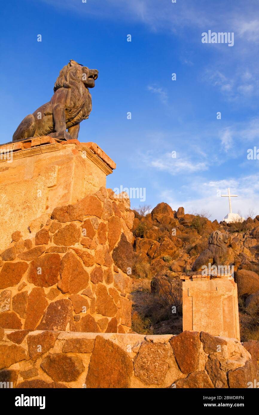 Grotta Hill, la Missione di San Xavier del Bac, Tucson, Arizona, Stati Uniti d'America Foto Stock