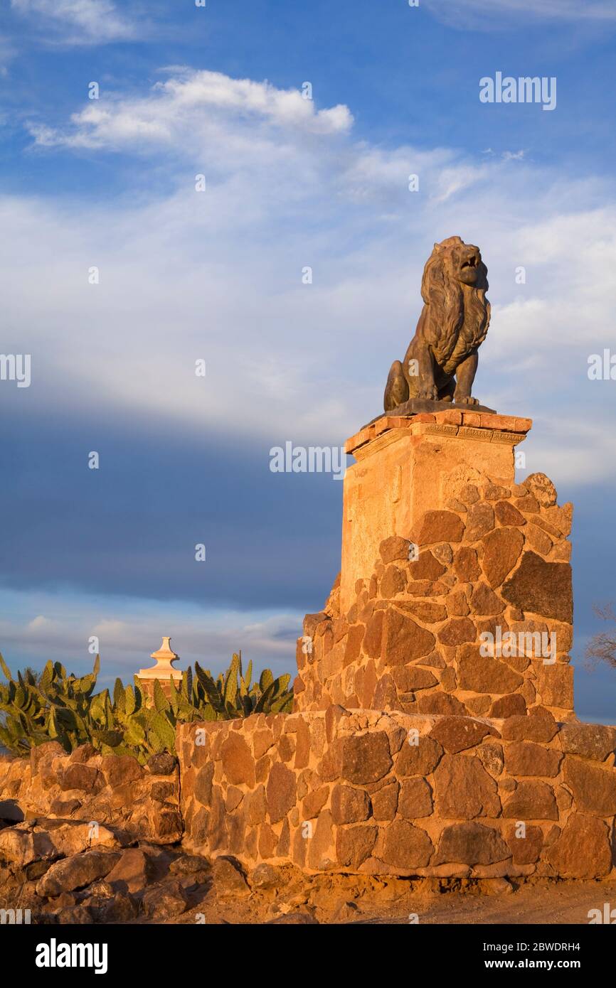 Grotta Hill, la Missione di San Xavier del Bac, Tucson, Arizona, Stati Uniti d'America Foto Stock