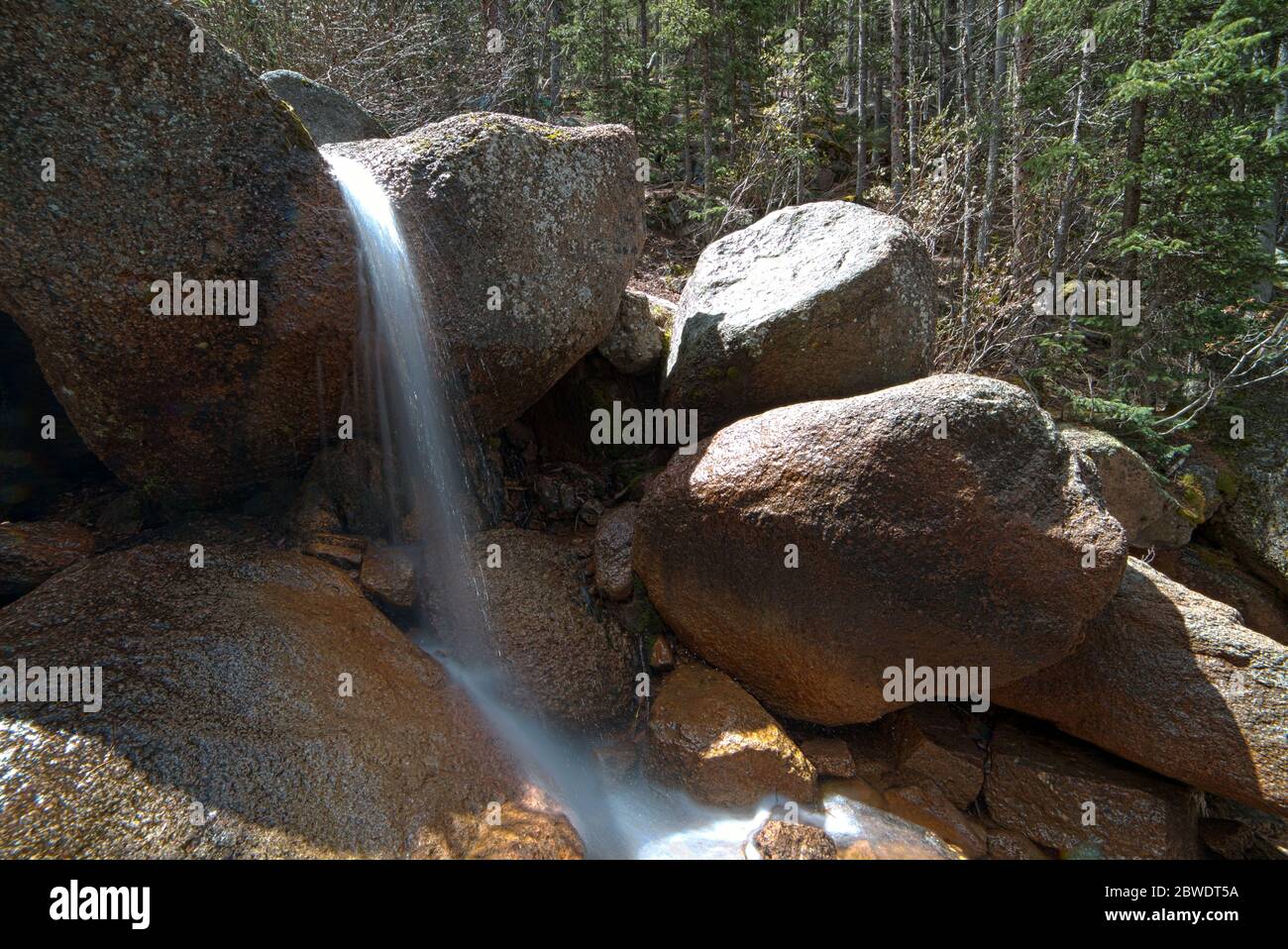 Cascate di Horsethief a Horsethief Falls Trail, Pike National Forest, divide, Colorado, Long Exposure Waterfall foto Foto Stock