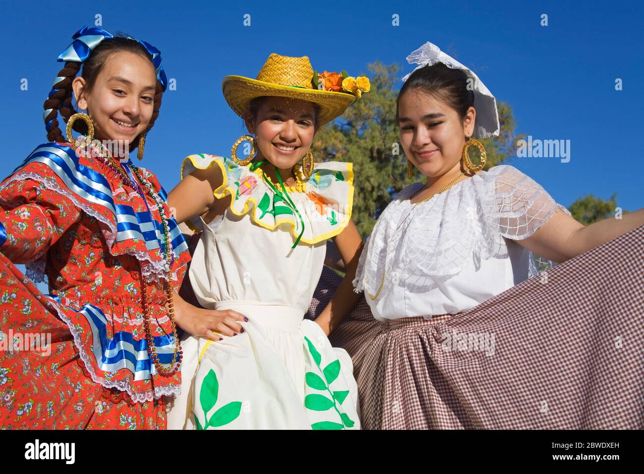 Ballerini folclorici, Tucson Rodeo Parade, Tucson, Arizona, Stati Uniti Foto Stock