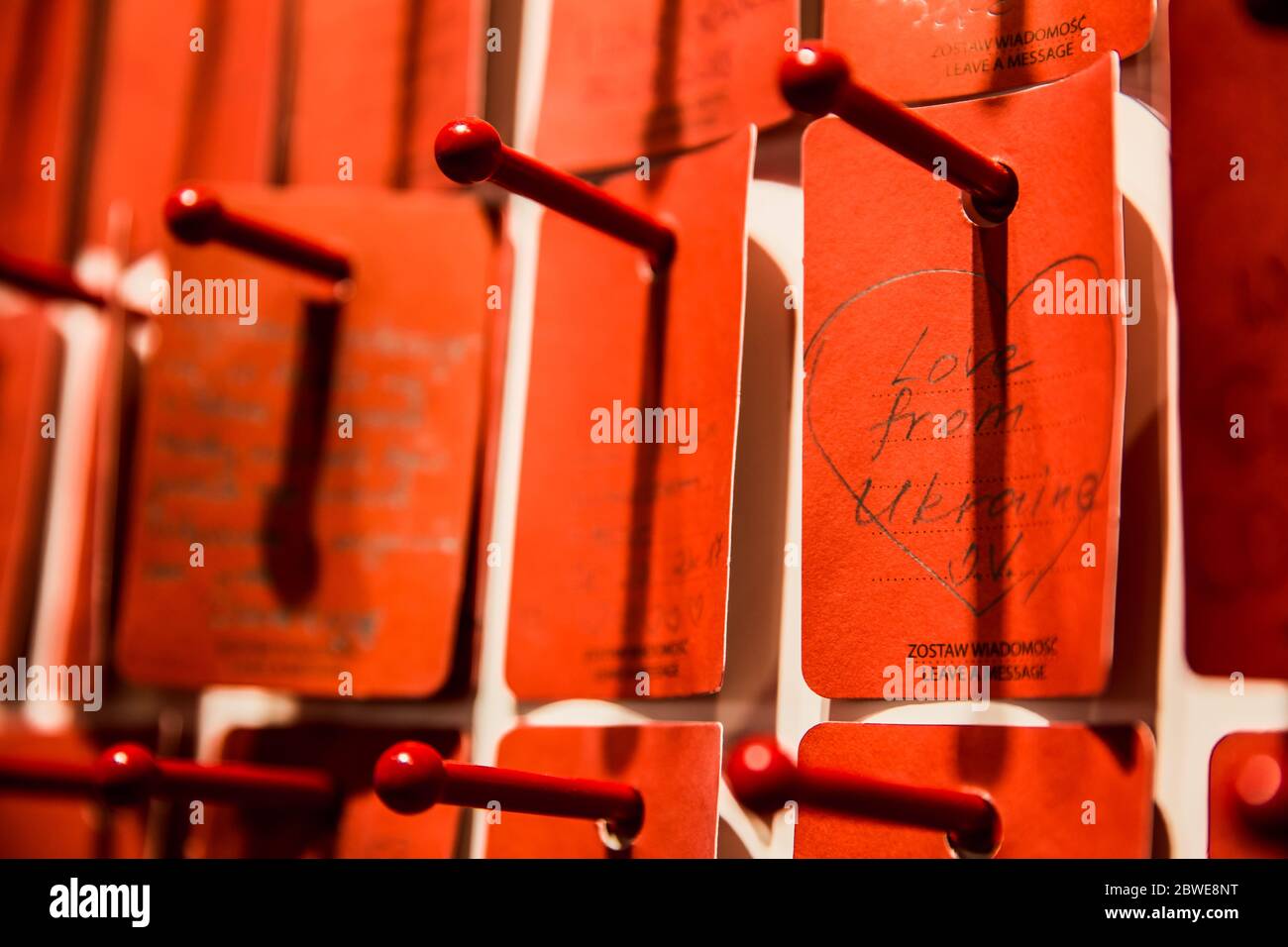Gdansk, Polonia - 12 aprile 2019; libro degli ospiti all'interno del Centro europeo di solidarietà di Gdansk (ECS) Foto Stock