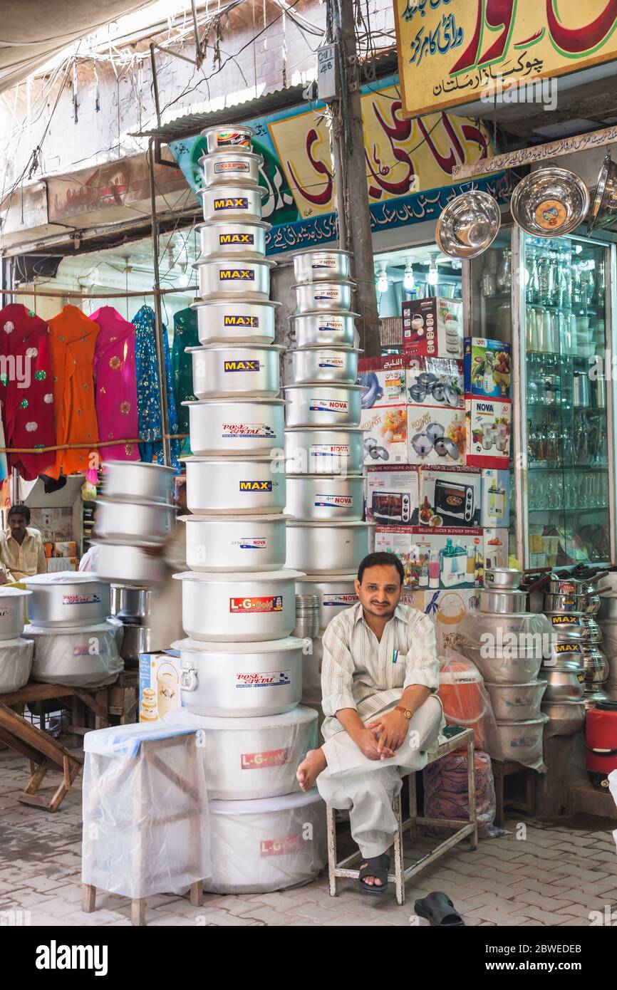 Città e strada del mercato nel centro della città di Multan, Multan, provincia Punjab, Pakistan, Asia meridionale, Asia Foto Stock