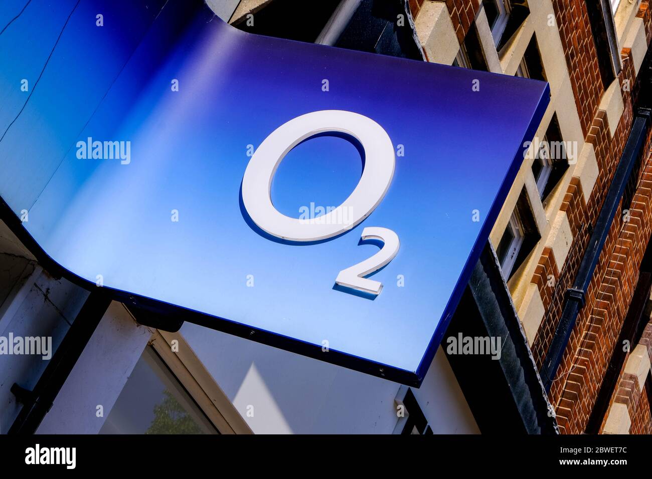 O2 Mobile Telepnoe Retailer Shop Chiudi con Nessun popolo Foto Stock