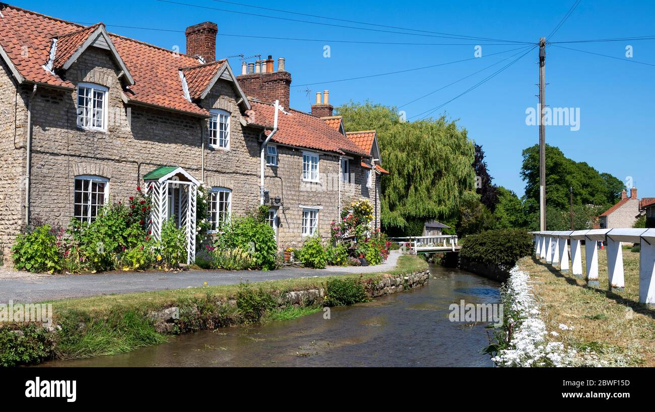 Tempo di alta pressione sopra Hovingham, Howardian Hills, North Yorkshire, maggio 2020 Foto Stock