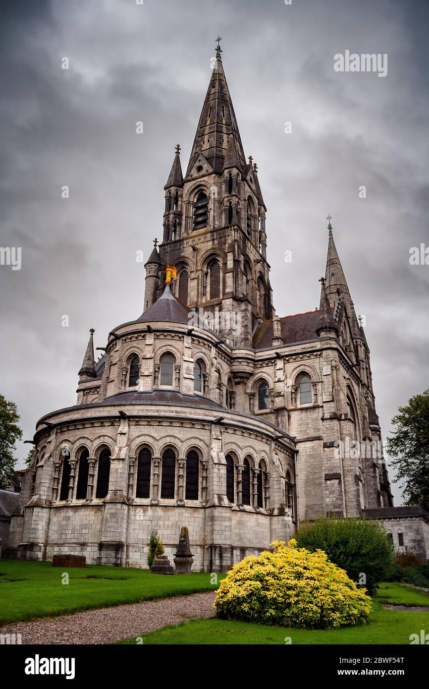 Cattedrale di San fin barre nella città di Cork, Irlanda, architettura in stile gotico del XIX secolo. Foto Stock