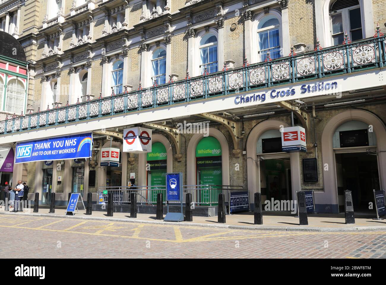 Grazie NH segno alla stazione di Charing Cross nella pandemia coronavirus, a Londra, Regno Unito Foto Stock