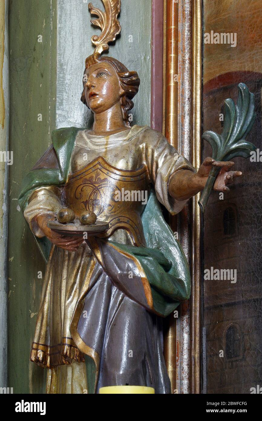 Santa Lucia, statua sull'altare di Santa Barbara nella chiesa parrocchiale di Sant'Anna in Sveta Jana, Croazia Foto Stock