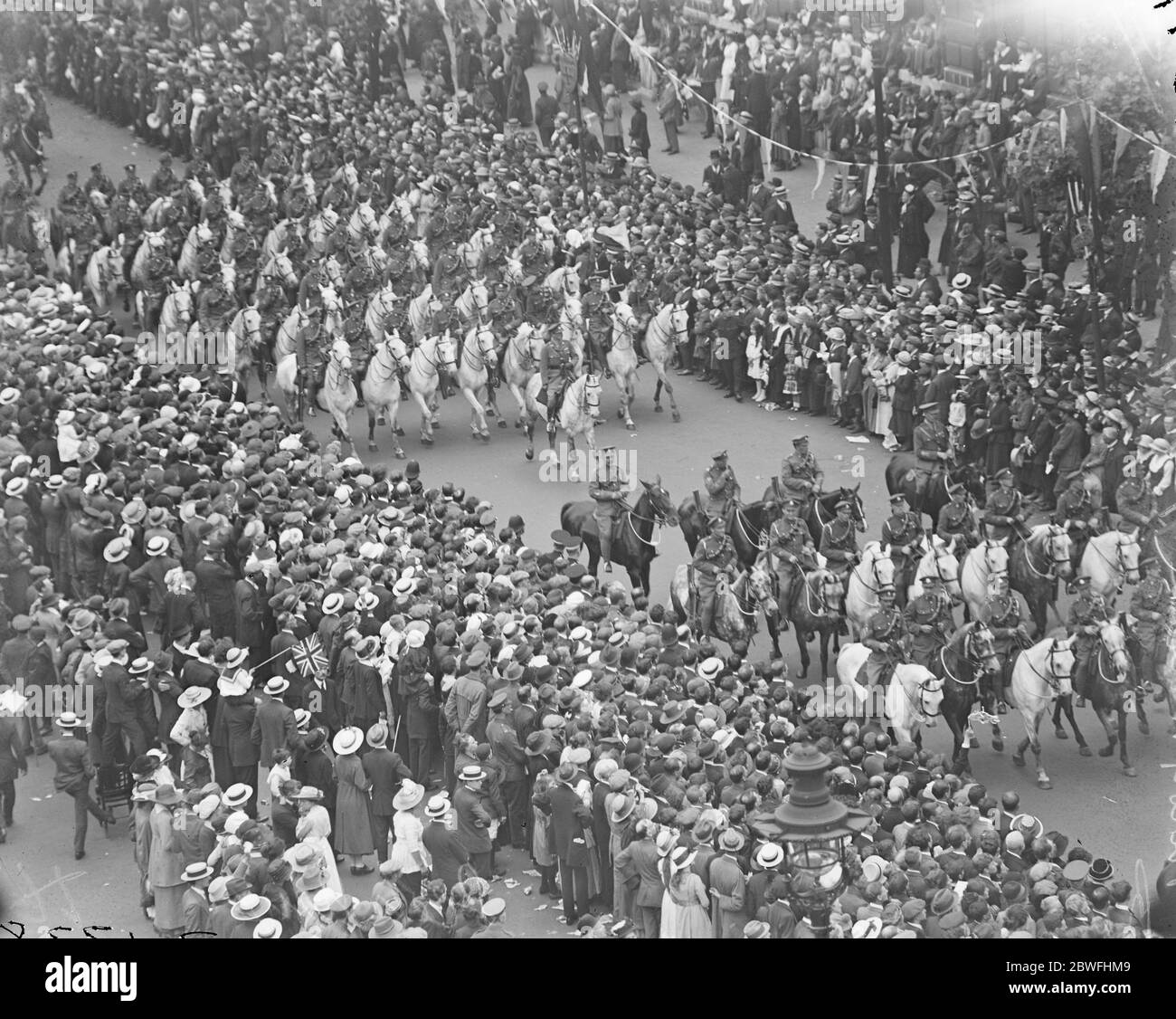 La Grande vittoria marzo . Le reali grazie scozzesi nella parata . 19 luglio 1919 Foto Stock