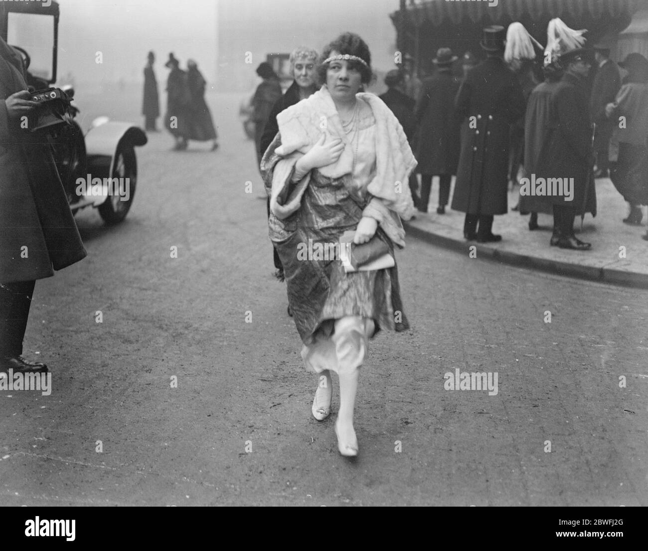 Apertura del Parlamento. Arrivo della signora Hamilton Wedderburn . 13 febbraio 1923 Foto Stock
