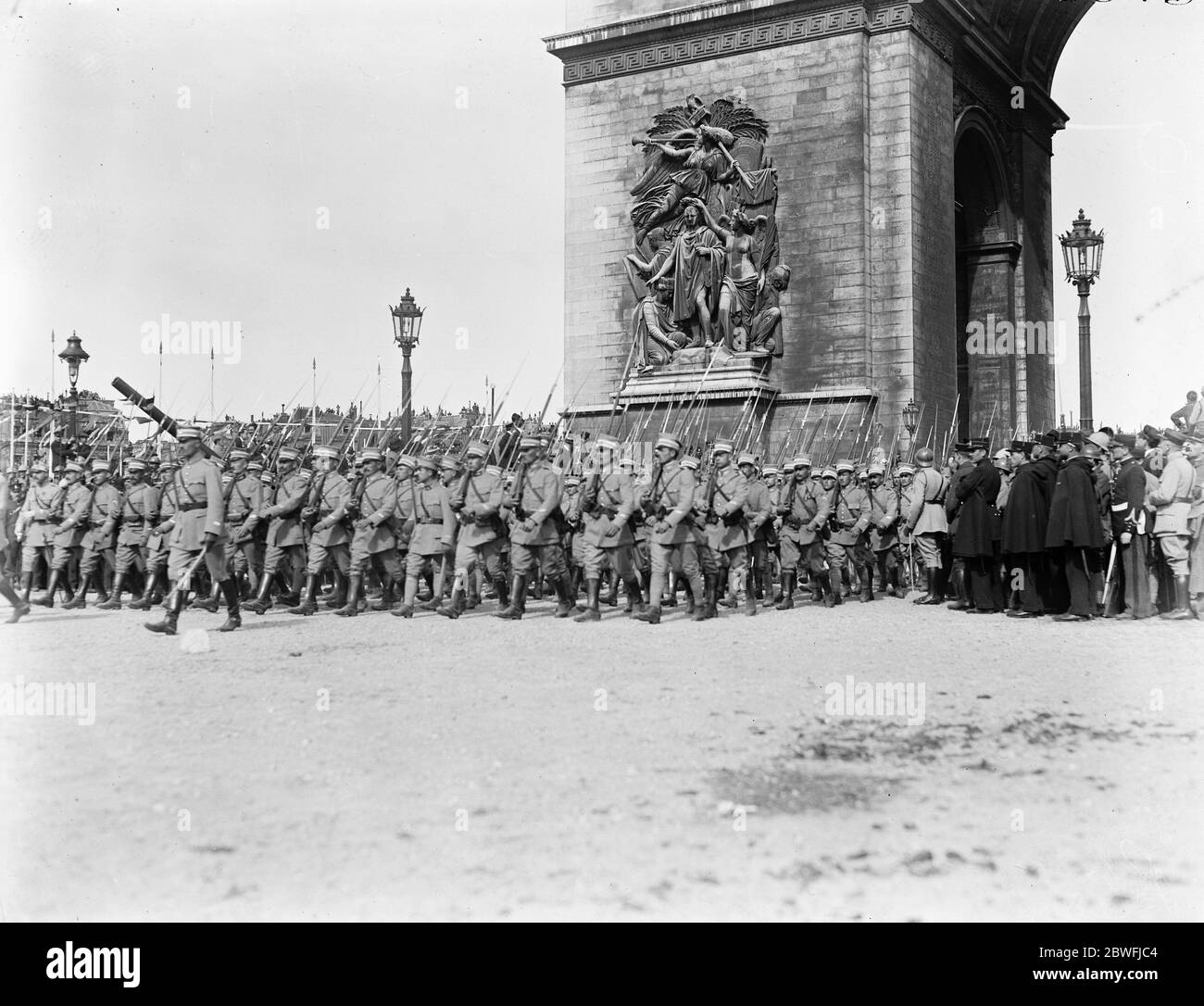 Vittoria di Parigi Marzo truppe polacche in processione 14 luglio 1919 Foto Stock