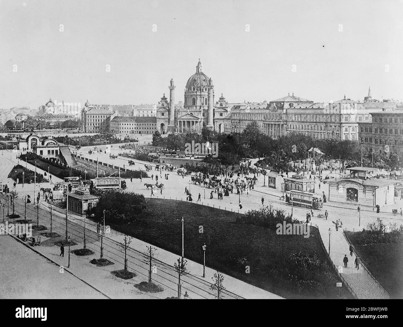 Vienna . La Arlsplatz e la Karlskirche . 13 giugno 1923 Foto Stock