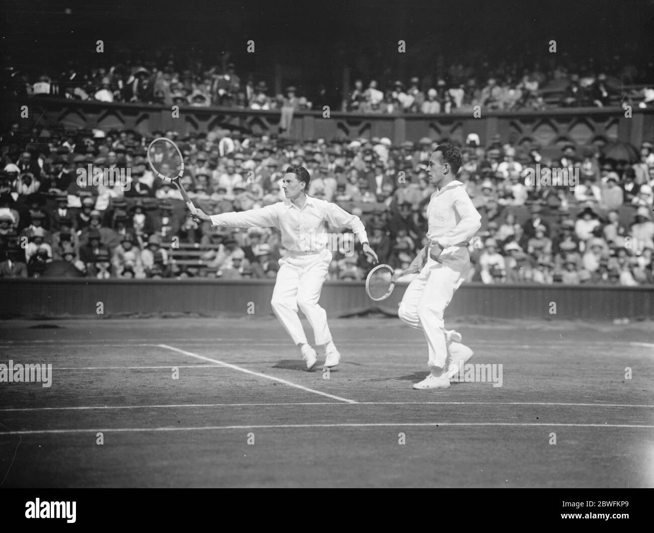 Tennis a Wimbeldon. Doppia finale maschile . Brugnon e Cochet in gioco . 3 luglio 1926 Foto Stock