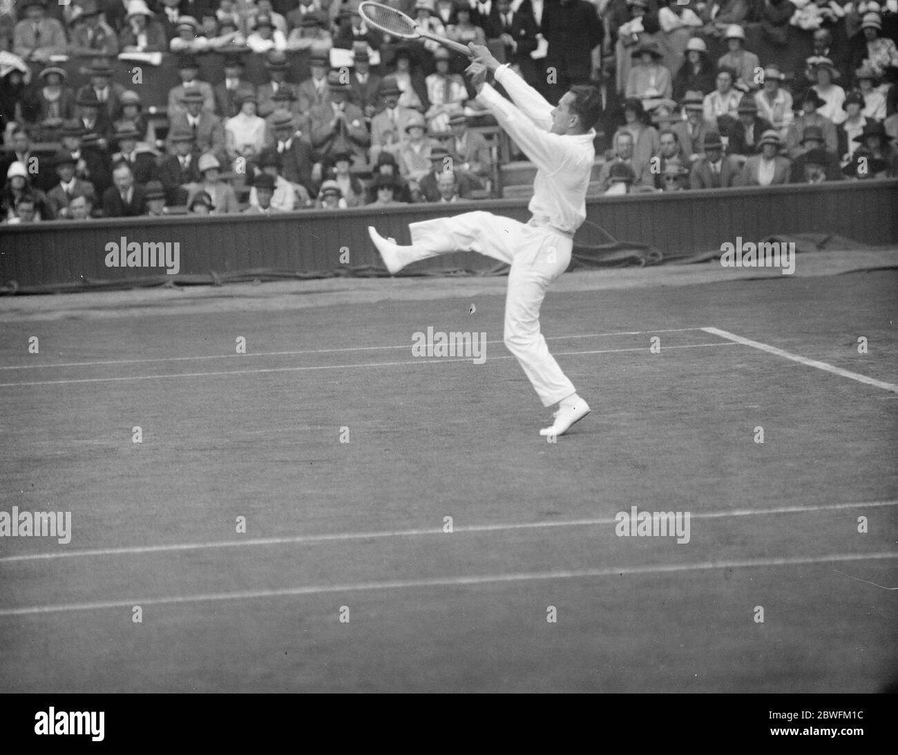 Tennis a Wimbeldon. Brugnon in gioco contro Kinsey . 3 luglio 1926 Foto Stock