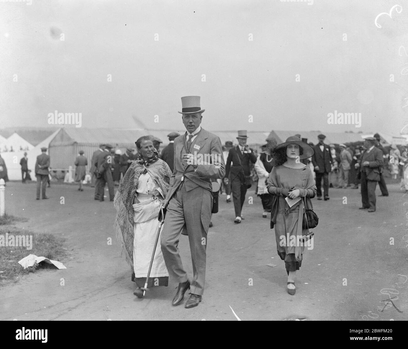 Ascot Sir H Cunliffe Owen e Owen e Lady Evelyn Beauchamp 17 giugno 1924 Foto Stock