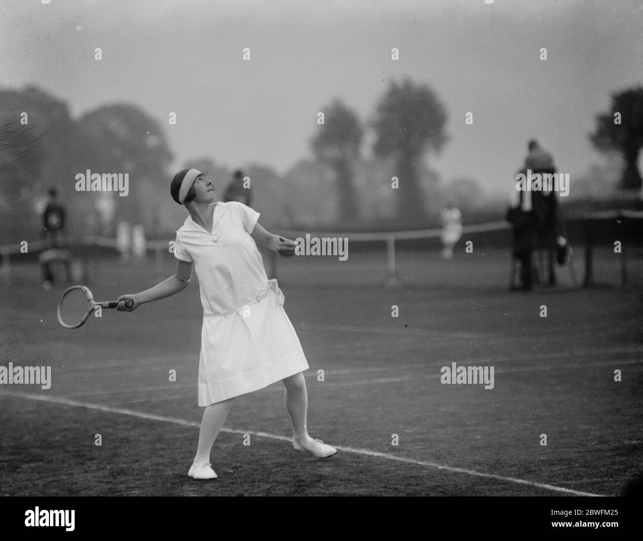 Torneo di tennis sul prato di Surbiton. Miss Joan Fry in gioco . 20 maggio 1926 Foto Stock