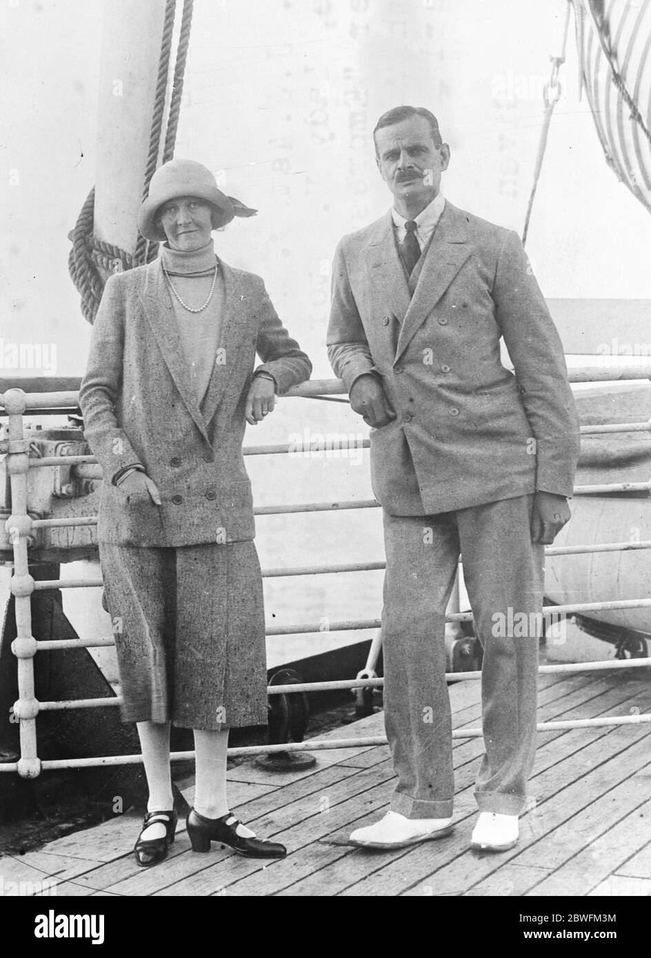 Conferenza stampa imperiale . Maj J Astor , deputato di dover e sua moglie Lady V Astor , a bordo della CP Liner Empress of Scotland . Si stanno per raggiungere l'Australia per partecipare alla Conferenza Stampa Imperiale di Melbourne . 18 luglio 1925 Foto Stock