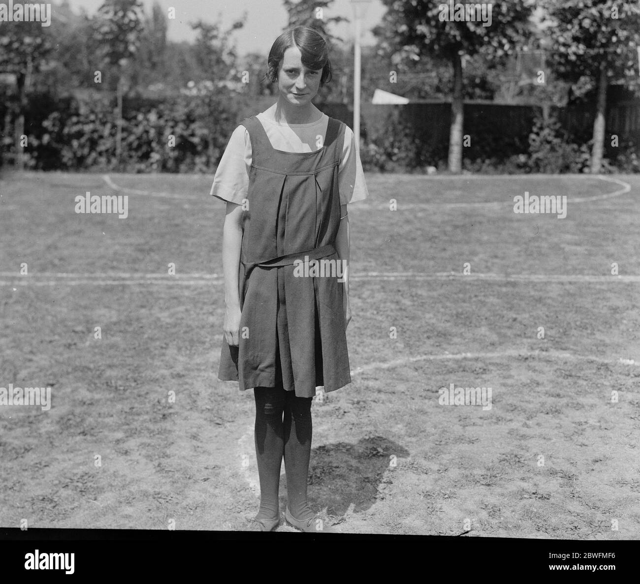 La signorina Dulcie M Myhill, 16 anni, ha partecipato alla scuola sportiva Wembley Grammer , ha vinto nove eventi , ha ottenuto la medaglia di campionato , e ha tirato nel Torg vincente della squadra di guerra 12 luglio 1924 Foto Stock