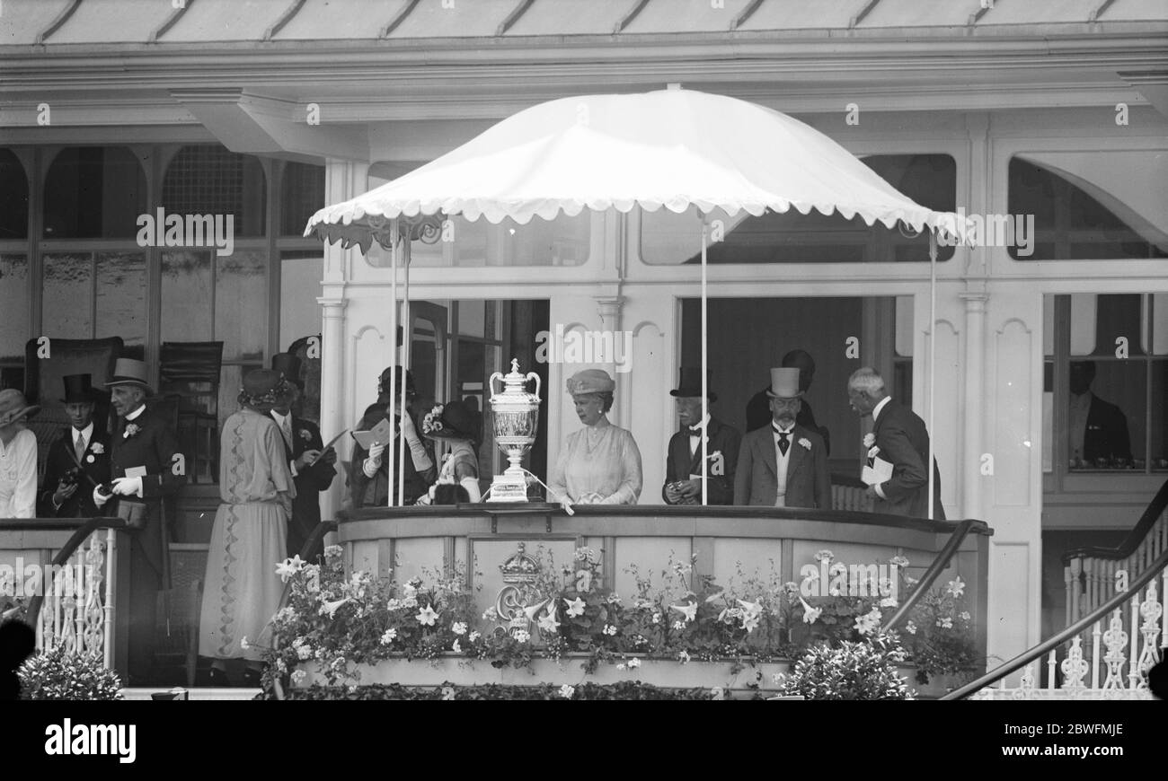 Ascot reale . Il Re e la Regina , Duca di York e Duca di Connaught nella scatola reale . 18 giugno 1924 Foto Stock