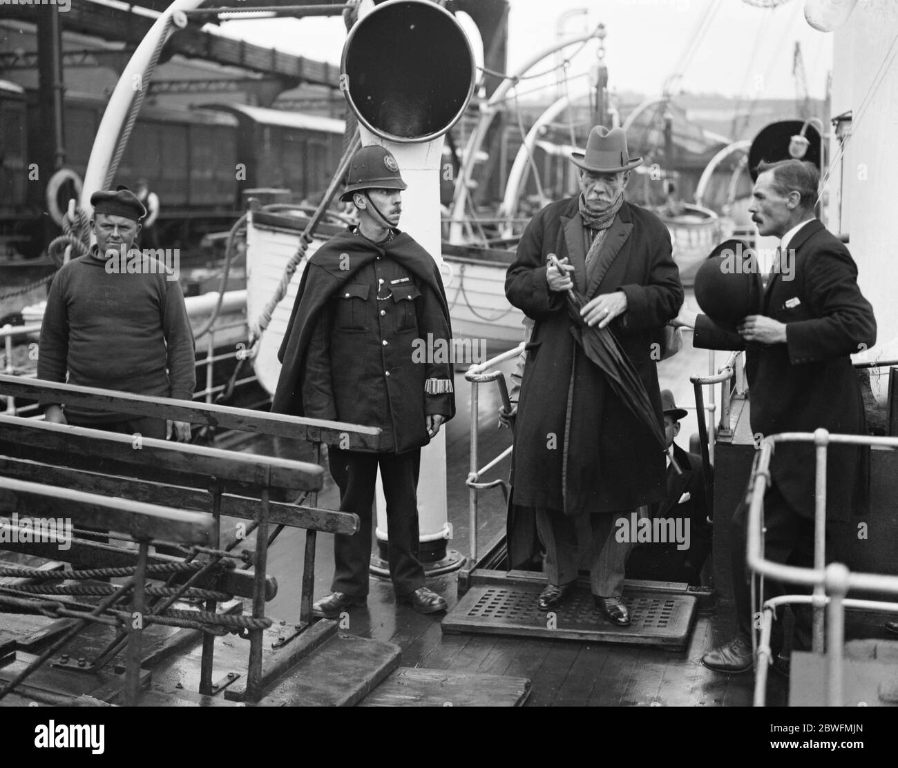 Zaghlul Pasha arriva Zaghlul Pasha , il primo ministro egiziano , è arrivato in Inghilterra Zaghlul Pasha atterrando a dover 23 settembre 1924 Foto Stock