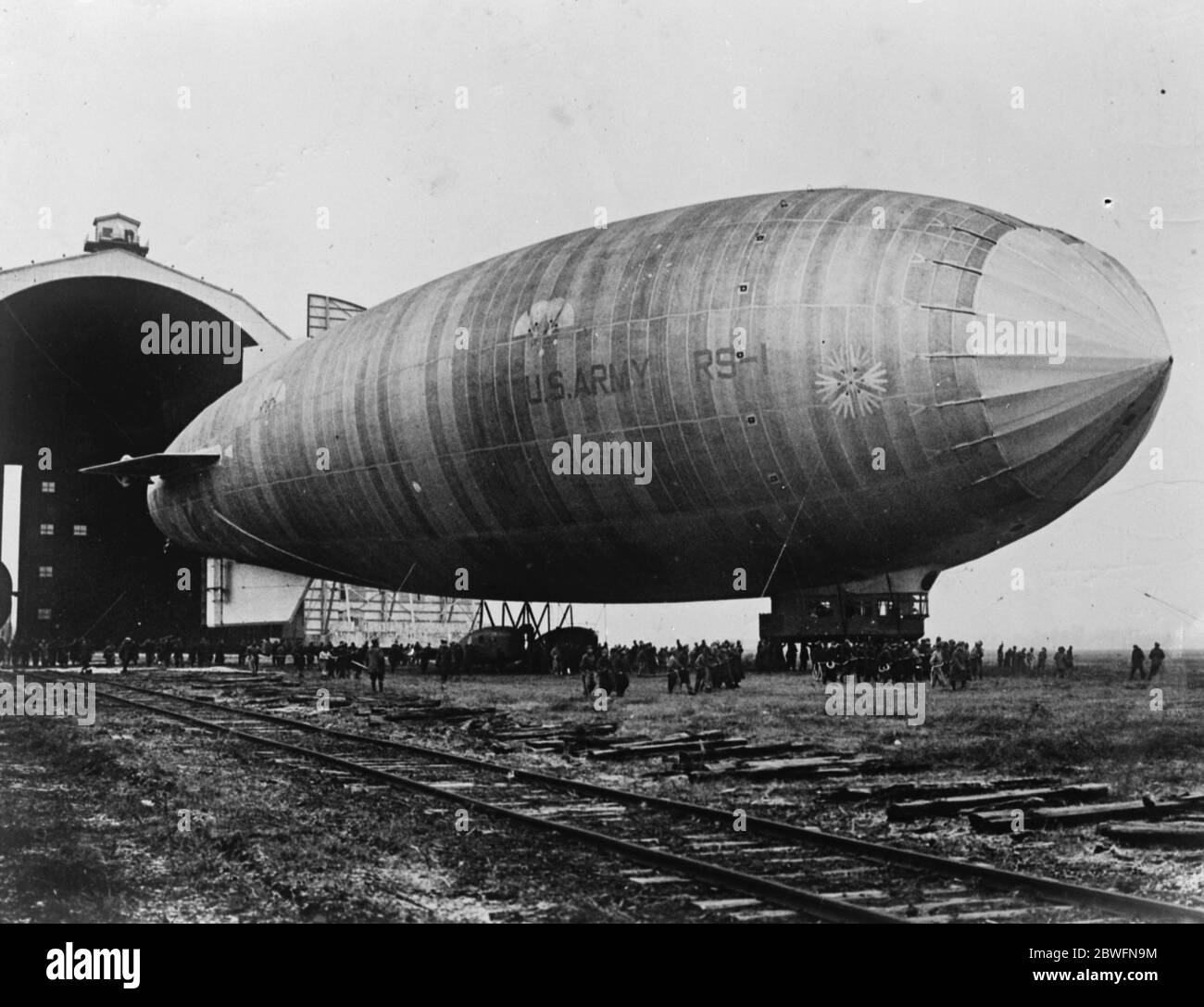 Il più grande blimp del mondo . Il Blimp statunitense , RS1 , la più grande nave aerea del genere al mondo , prende l'aria per i suoi test di prova a Belleville , Illinois . 25 gennaio 1926 Foto Stock