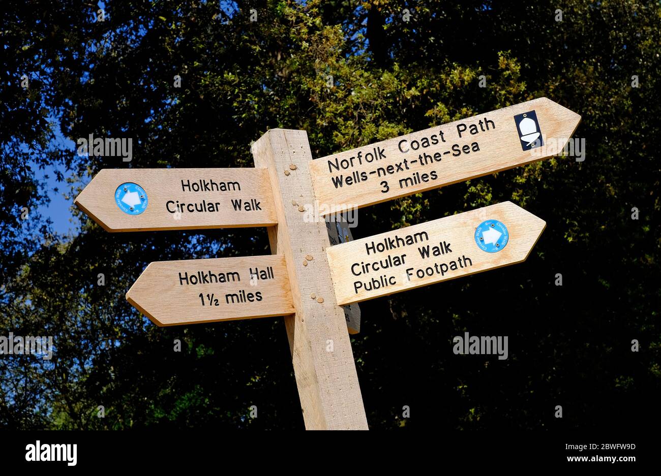 segui le indicazioni stradali per holkham beach, nord di norfolk, inghilterra Foto Stock